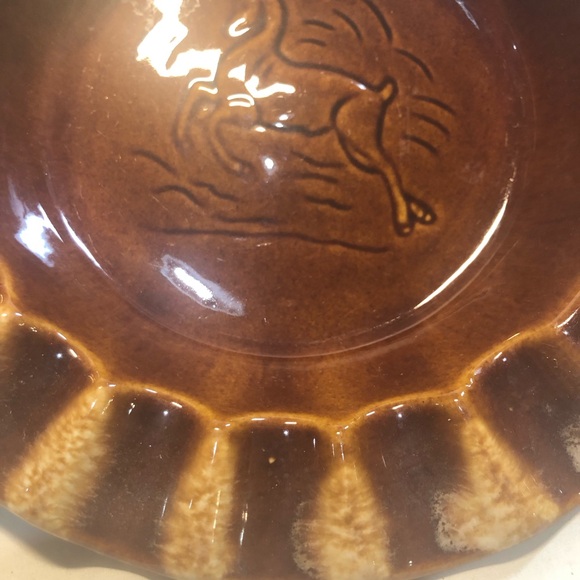 Vintage Brown Ceramic Ashtray with Deer Design Hull USA - Picture 10 of 13